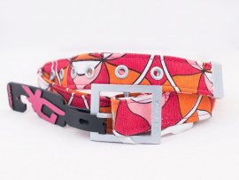 Girls buckle red